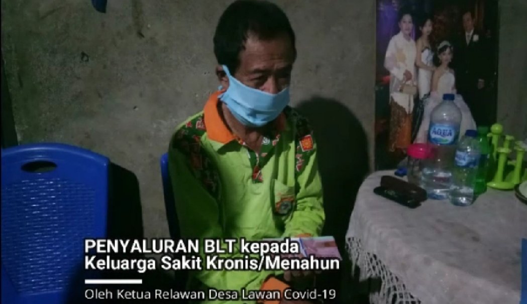 effendy_muda's tweet photo. #BLTDDBerkah
Penyaluran BLT DD di desa Buyat 1. Kecamatan Kotabunan. Kab. Bolaang Mongondow Timur. Prop. Sulut.
@jokowi 
@halimiskandarnu 
@anwsanusi 
@imansyukri 
@malik_haramain 
@taufikmajid 
@fachrilabalado 
@murphy_kuhu https://t.co/Q4INcuu4NW