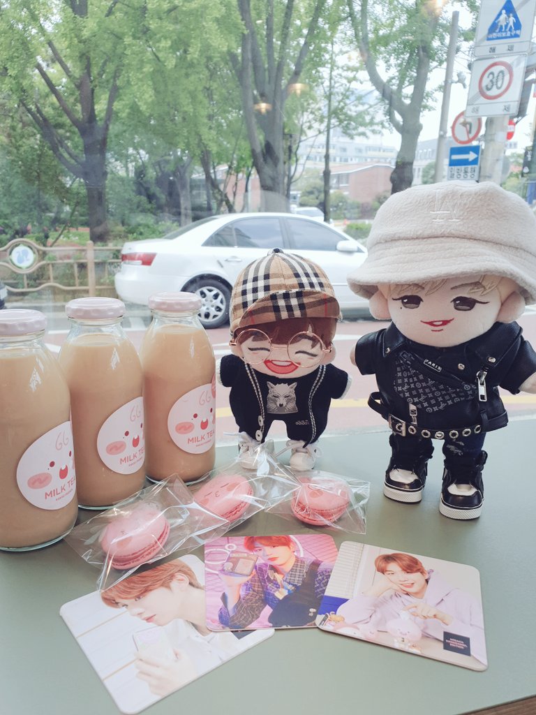12100527dear's tweet photo. 얼마만의 외출인지😅
드디어 코스터세트 영접!

#허니엘 #금플랙
#엘깅솜뭉치 https://t.co/R8MUTLCGWq