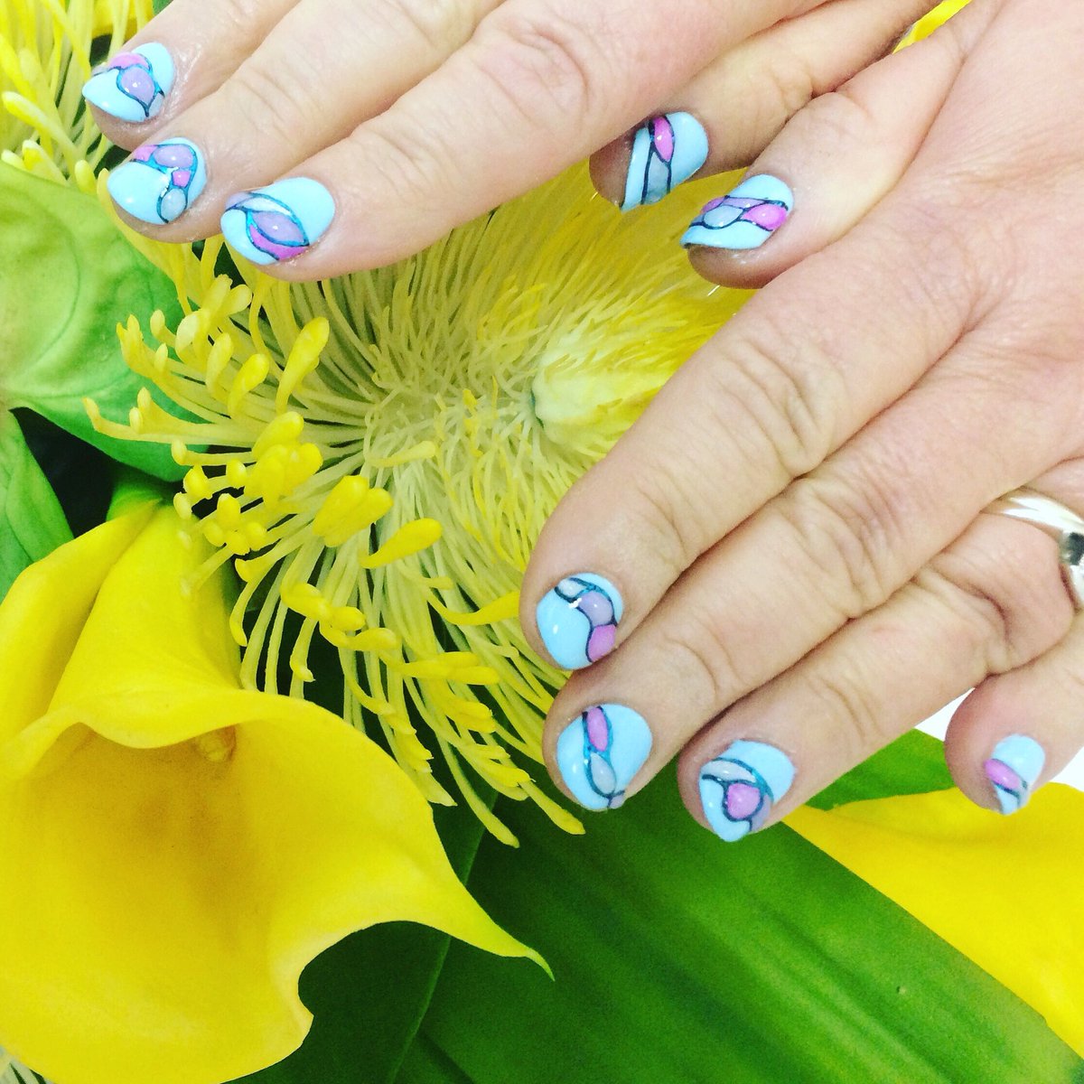 Yep, 4 years on and this is still one of my favourites for this client, her nails now are unrecognisable in length and shape. Thanks to hard gel overlays.