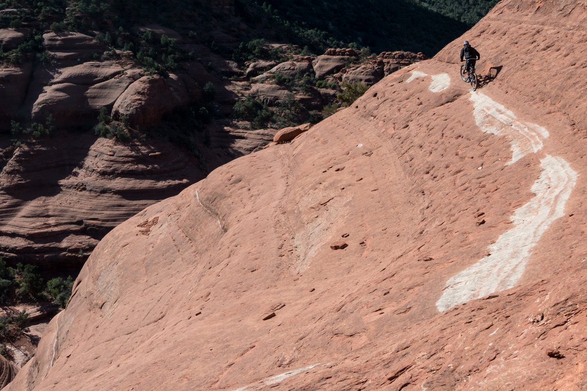 WhenInYourState's tweet photo. This Bike Trail in Arizona Is the Most Dangerous in the World and It Will Literally Freak You Out

#VisitArizona #Arizona #ExploreArizona

https://t.co/nNLbHTribI https://t.co/k5XMuOz5NS