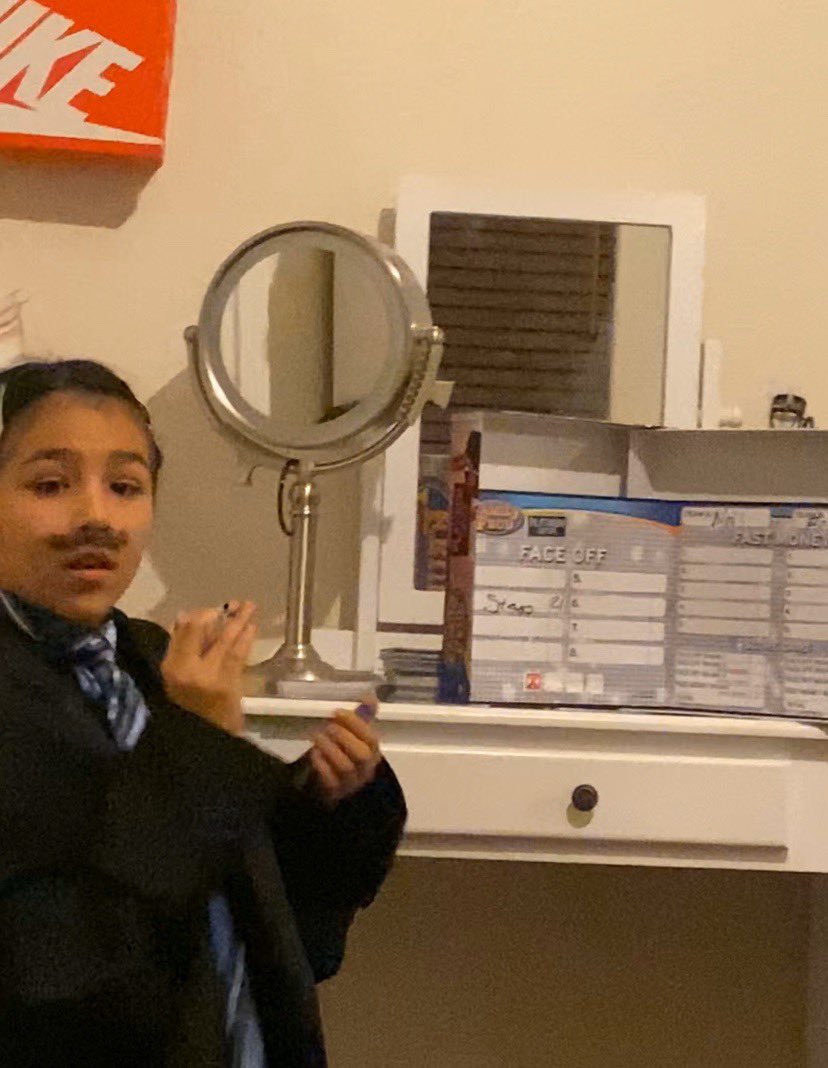 juanacccc's tweet image. family feud night and my little sister dressed up as steve harvey 😭