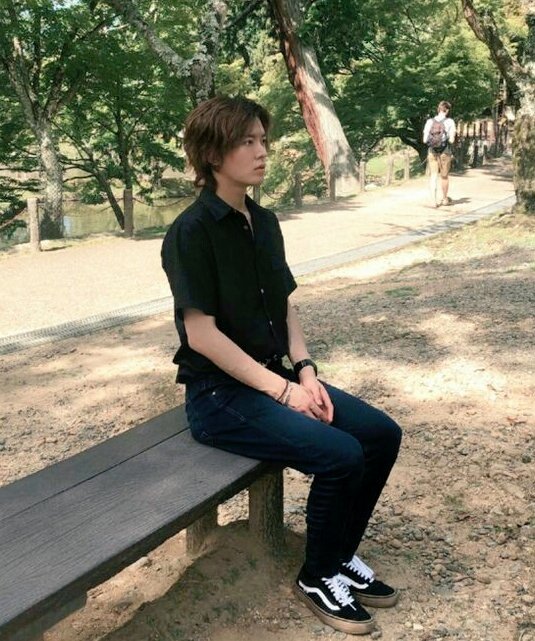 yuta patiently waiting for his turn 