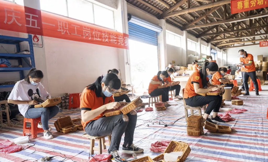 LunenHandicraft's tweet photo. Today is the international #labor day, I think any one of the diligent work is worthy of respect! We are very happy to hold the handicraft competition!👏
#LunenHandicraft
#Handwoven
#Wickerwork https://t.co/6PbJTBDMuC