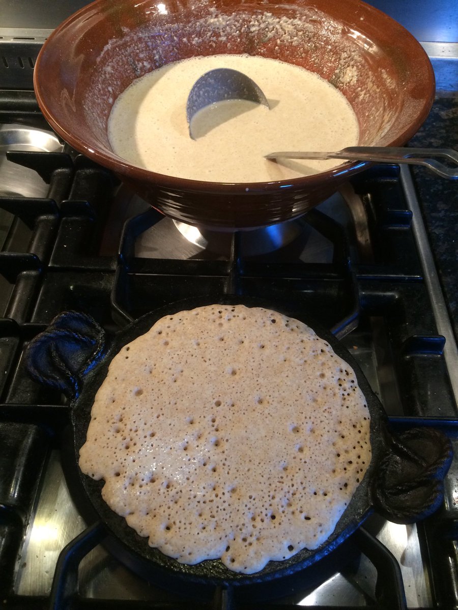 MFitzoliver's tweet photo. #HelloStaffs Who else is up cooking #oatcakes? Happy #StaffordshireDay #EnjoyStaffs Special shout out to Darren and Sue in #Waterloo Rd and to all of you cooking on your #StaffordshireGriddle π»Have a great day π https://t.co/0I6Z6Csr7a