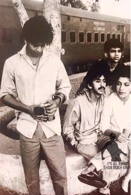 TeamSRKBihar's tweet photo. There is only one religion in the world Hard Work. 
                ~ SHAH RUKH KHAN ✨
#happylabourday #MayDay2020 #maywish https://t.co/iYtg0AsrHM