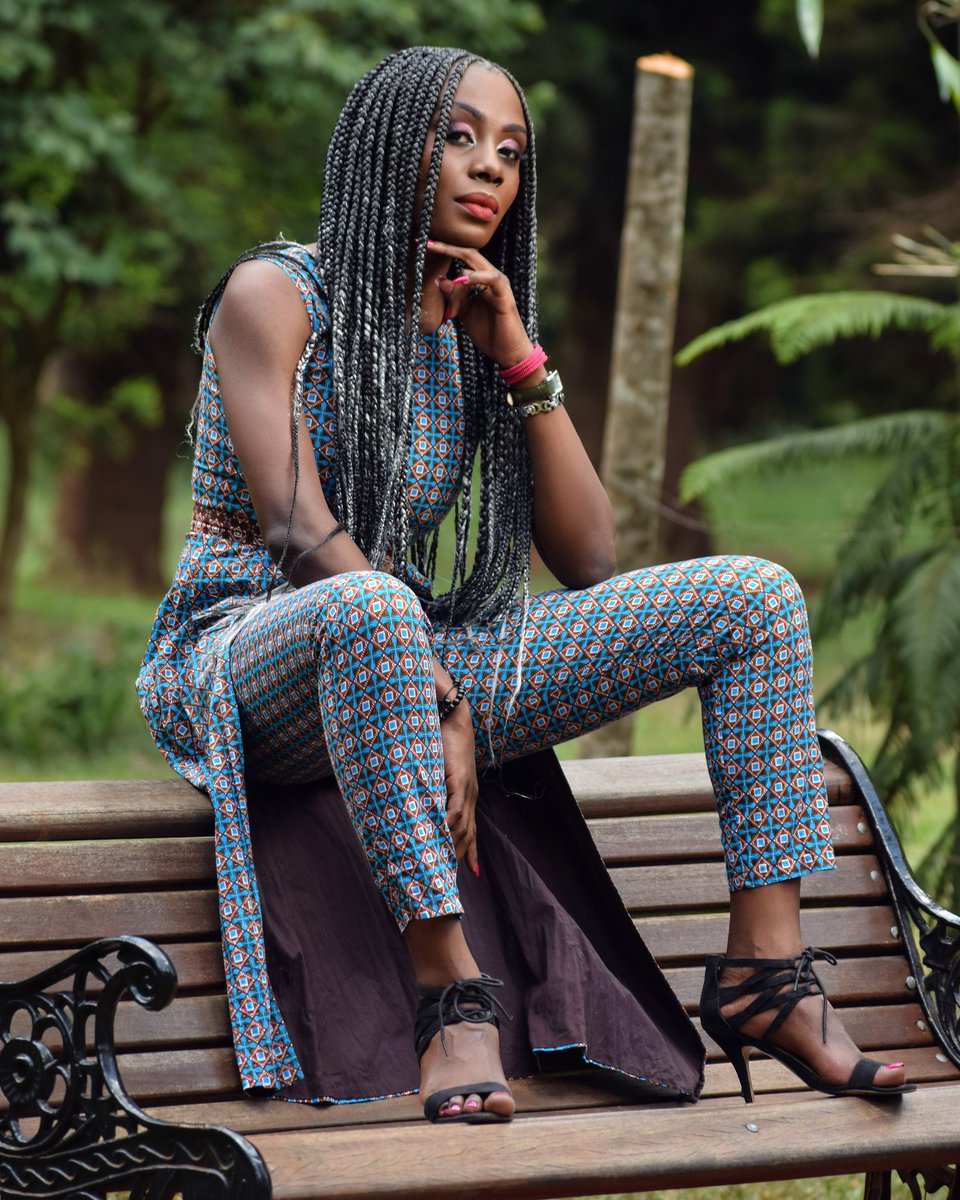 halleberyl's tweet photo. Happy new month loves โค๏ธ
#BerylChronicles #FridayStuff #blessed #fun #funtimes #instalike #instamood #instacool #publicity254 #vlogger #poeticblogger #SingerWriter #hostwiththemost #happynewmonth #poeticcouture #creatives #poetess #writersofinstagram #gaintrick #gainparty https://t.co/7MWpQGMhbL