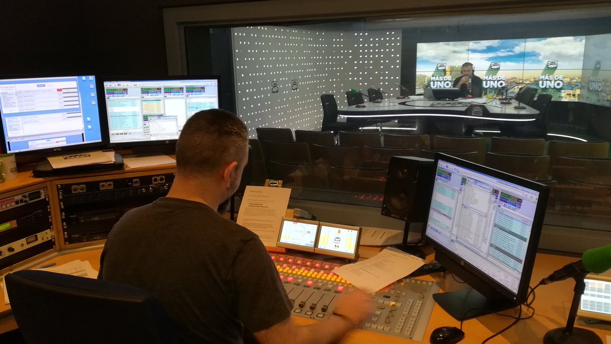 gzumeta's tweet photo. ✅Igual que defiendo una #radio hablada destinada a los más jóvenes, defiendo también el derecho de nuestra generación, y las colindantes, a disfrutar de una radio hecha por las voces de siempre, las que participaron en este #tributoalaradio de @MasDeUno
https://t.co/4gbn4vIxbn https://t.co/BO4Lao7raD