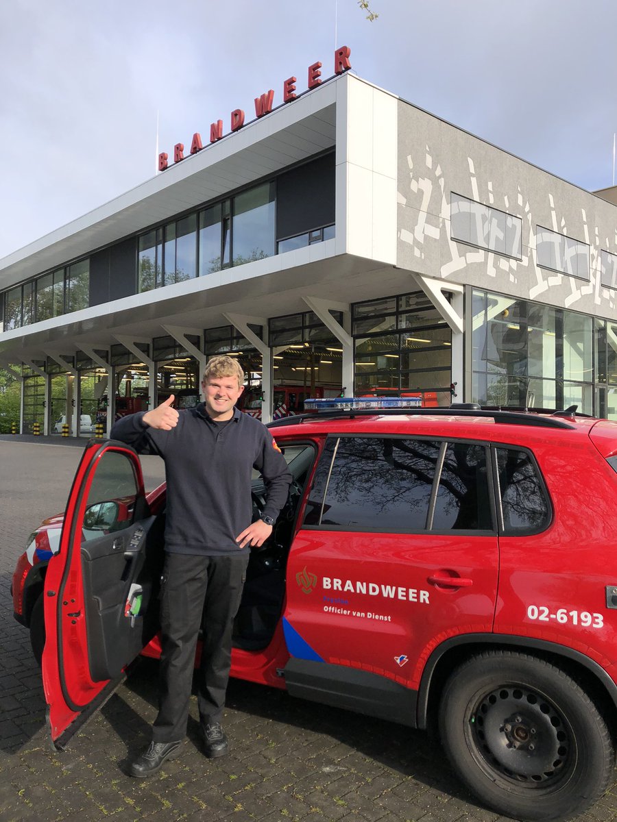 brandweerlwd's tweet photo. Vandaag @MarcJorna zijn eerste officiële dienst als OvD #6193 voor @BrandweerFrl in de @Gemeente_Lwd 🧑‍🚒 Marc, veel veilige inzetten en vooral werkplezier in deze mooie functie👍. #staysafe https://t.co/ab3WJYuJS4