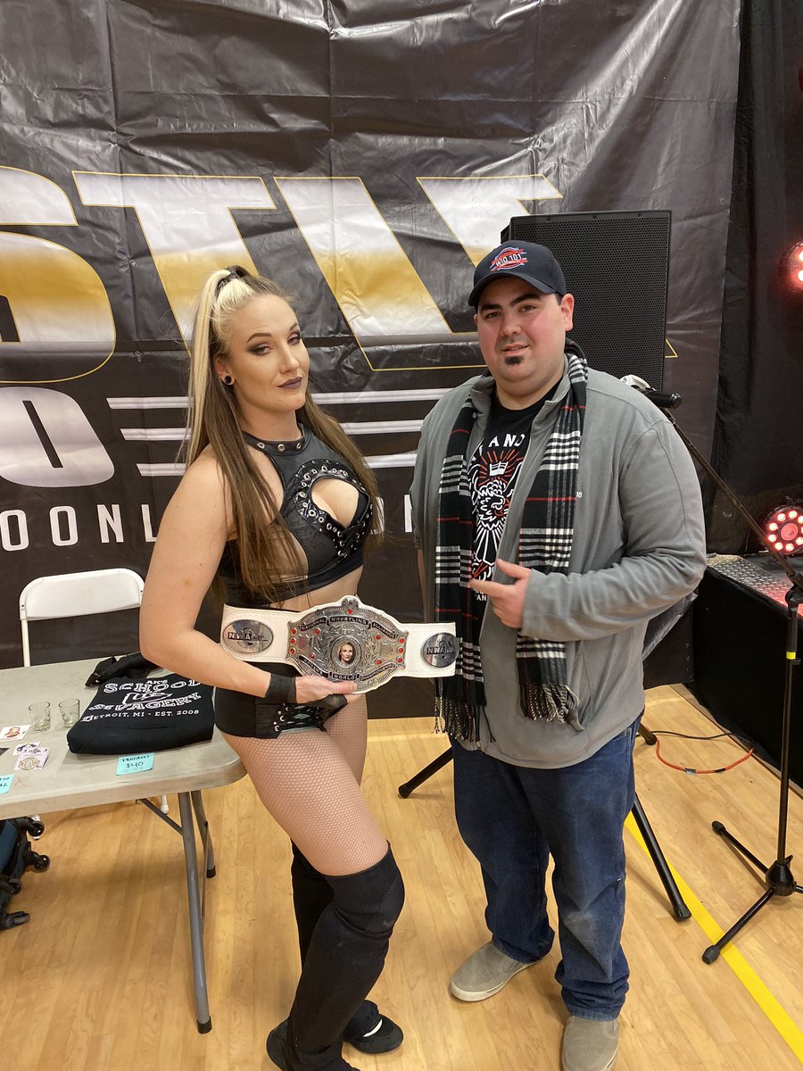 TheRealAndrew19's tweet photo. @EwwitsDalton @dannymaffdotCOM @FlyinBrianJr @Sienna @DD_Dave_Doll_19 https://t.co/pf8inRgEg2