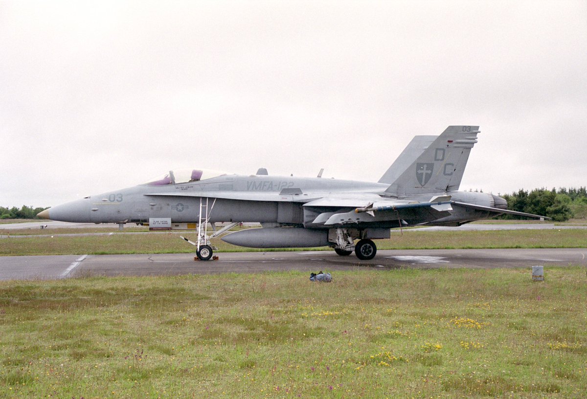 JorisvanBoven's tweet photo. 20040617 @NATO exercise CleanHunter 2004, brought @USMC @USMCFEA F/A-18s to Karup AB #Flyvevåbnet
@forsvaretdk.The exercise was organized by HQ AIRNORTH (now Allied Air Command) #VMFA321 #VMFA122 https://t.co/TtKNOQvfyf