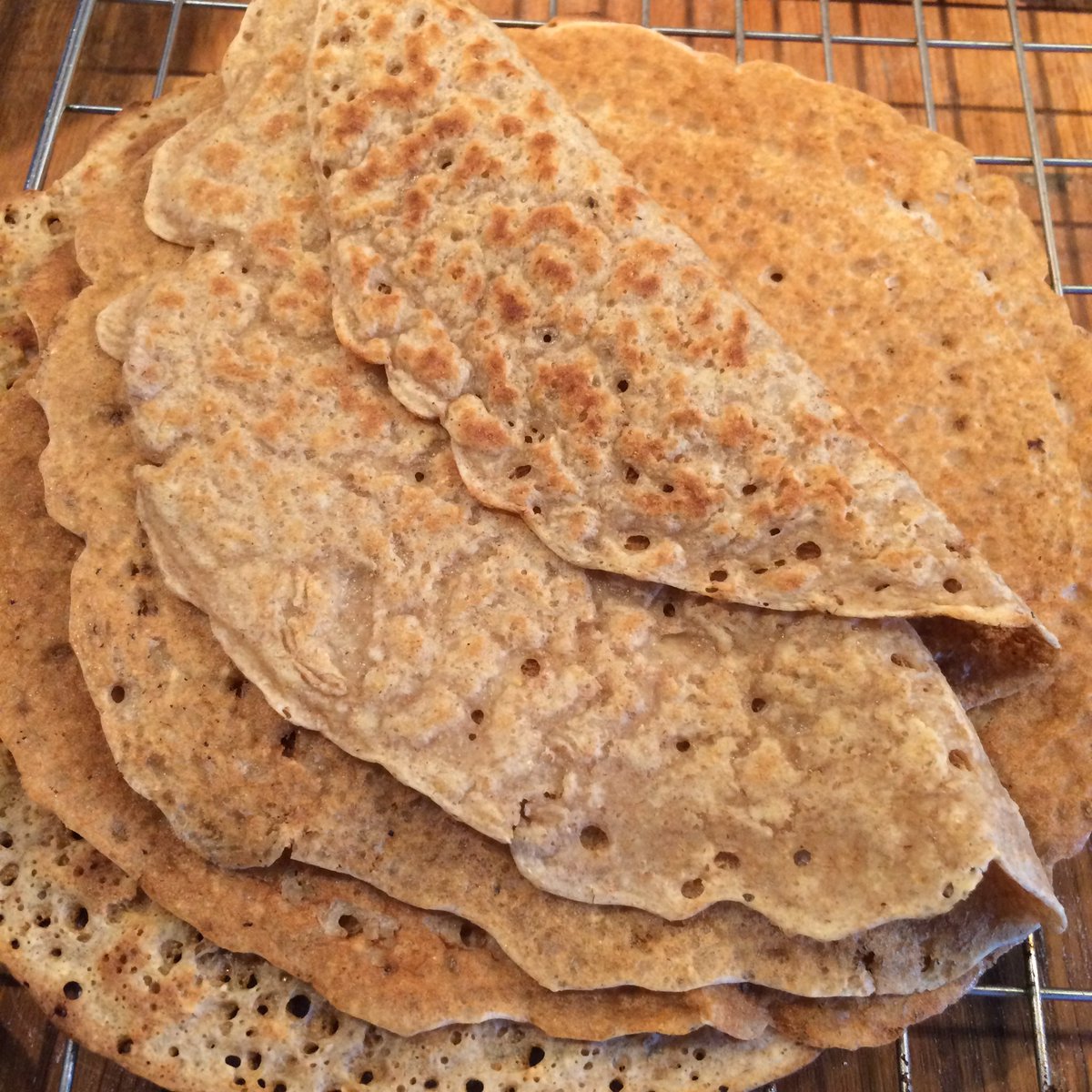 MFitzoliver's tweet photo. @insanecrazyxs @QuakerOatsUK @realordinarylad Happy #StaffordshireDay π»Whatβs going in your #oatcakes today @realordinarylad @insanecrazyxs #EnjoyStaffs #HelloStaffs https://t.co/RDeCkgLTcw