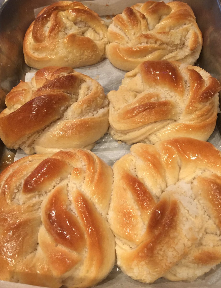 lelaniblack's tweet photo. Whipped up some island eats - oodles of noodles and coconut rolls. #GetInMyBelly #Nommin https://t.co/nVkZns1uyO