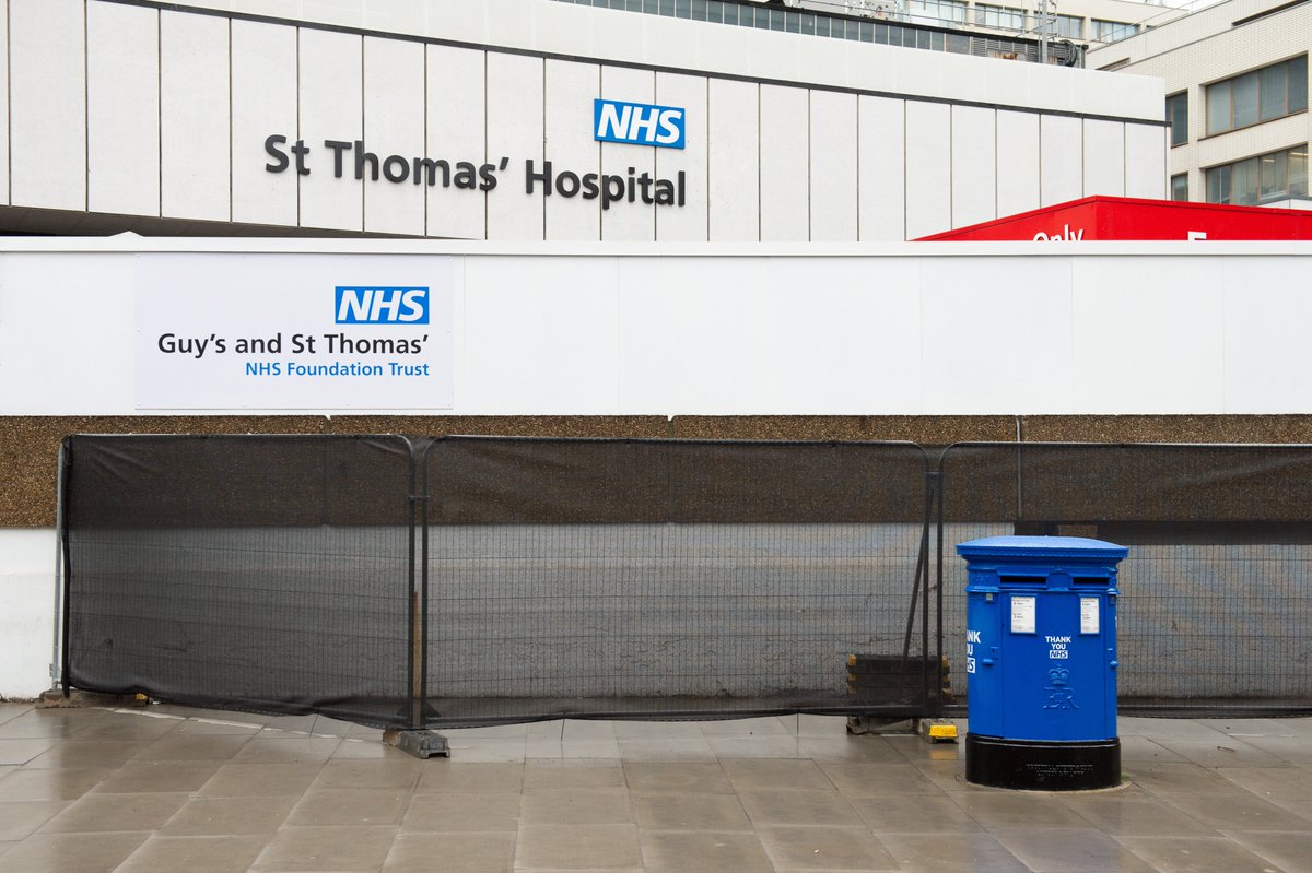 Thank you NHS 👏👍

We're showing our support to the incredible NHS workers across the UK who are working tirelessly to help those affected by the crisis by decorating a number of our postboxes.

The postboxes are painted in ‘NHS blue’ and say ‘Thank You NHS’.