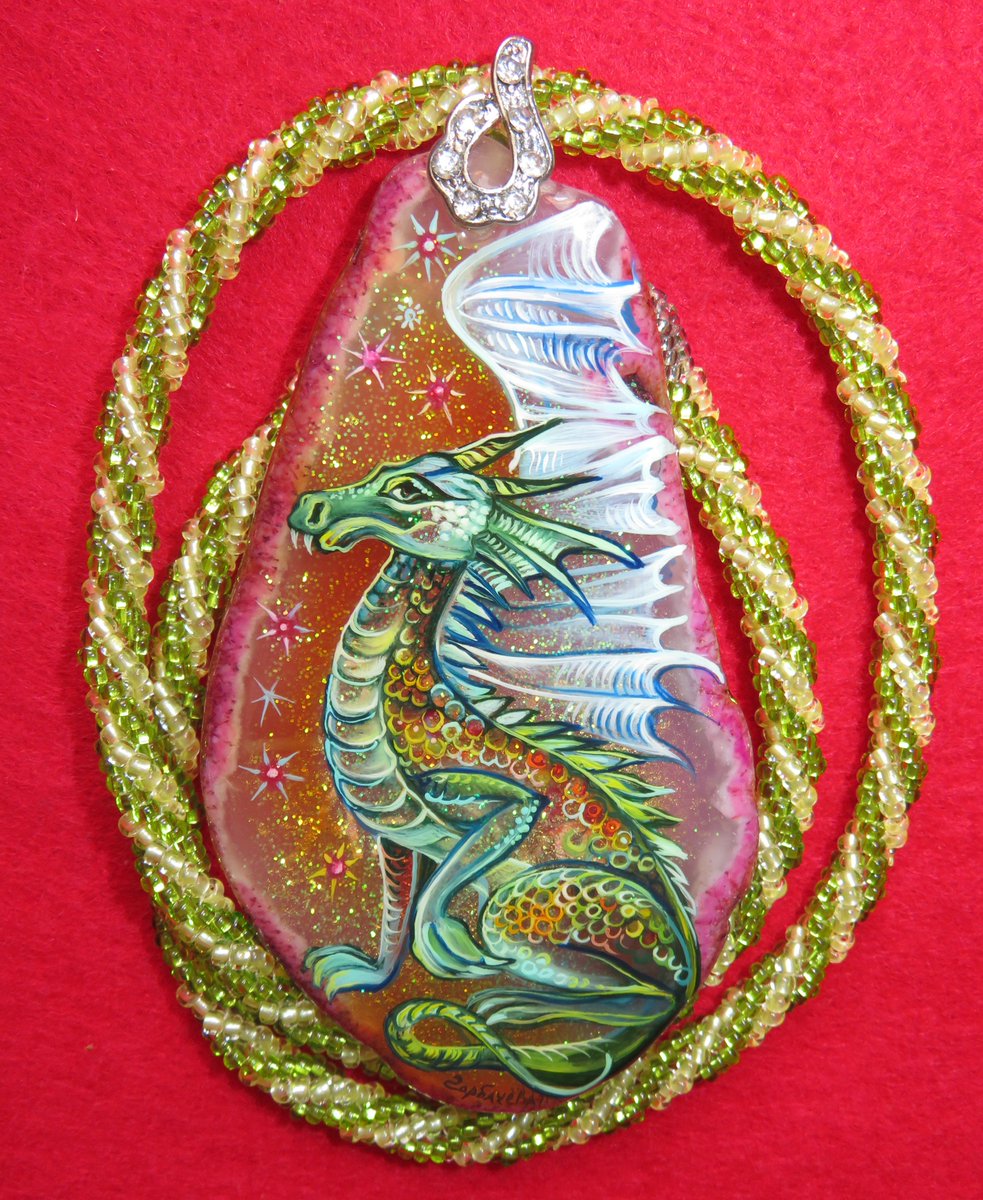 Anyone for Dragons? Many more Magic and Fairy Tale pendant in my shop!
ebay.co.uk/itm/Dragon-FAN…
#pendant #handpaintedpendant #stonependant #artistmade #dragon #magic #magical #ritasrussianshop