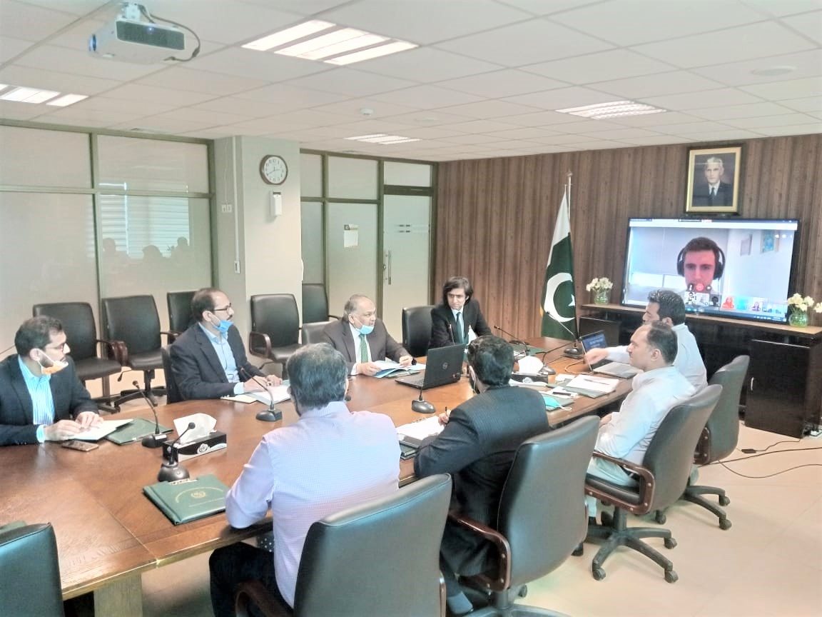 MoitOfficial's tweet photo. Federal Secretary of IT & Telecom, Mr. Shoaib Ahmad Siddiqui chaired a kick-off meeting with Google, Telecom Foundation, Tech Valley Pakistan & Virtual University for overview of the upcoming Google CS First Program in Pakistan.
#TechValley #Training #TF @GooglePakistan https://t.co/ptR05bKfXn