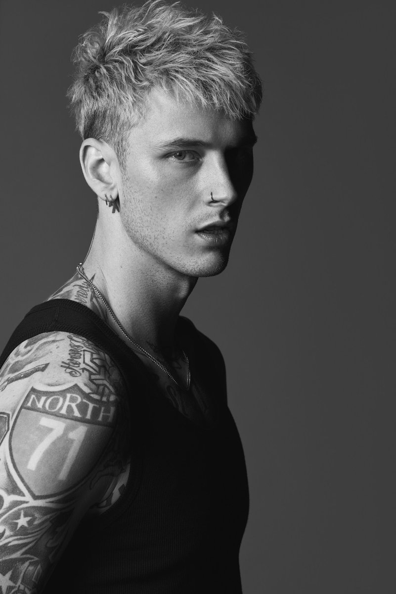 やっこ野郎 ラッパーのマシンガン ケリー Machine Gun Kelly この顔立ちで192cmだって クソほどモテるんだろうなきっと やっこ野郎 ラッパーのマシンガン ケリー Machine Gun Kelly この顔立ちで192cmだって クソほどモテるんだろうなきっと