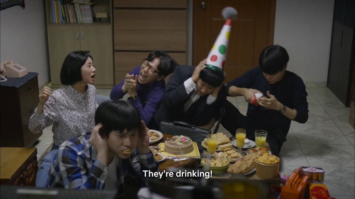 a_fangirlfeels's tweet photo. Taek’s birthday is one of my favorite parallels. It made me emotional to see that compared to the snacks he used to have for his birthday party, he now had homemade meals.

#Reply1988FaveScene #Reply1988
@Reply1988PH https://t.co/DqNyiyTB3a