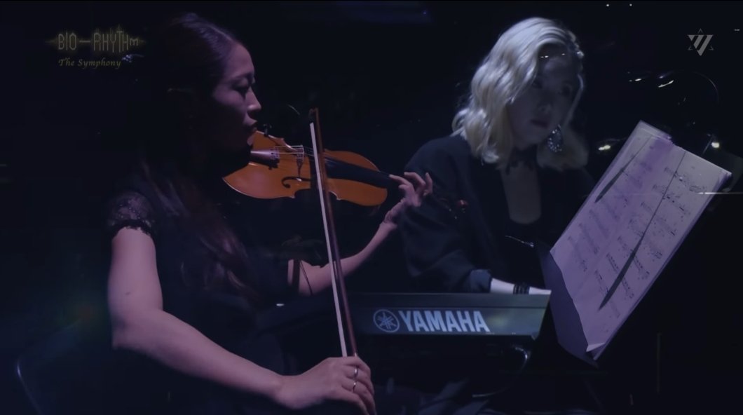 BIO-RHYTHM The Symphony #6 re:wind  ~ 사계(四季) 
I miss you ……let me rewind.😭😭😭
I always remember the beautiful bridge from re:wind to four seasons.
❤touched❤ Let's experience it again.
youtu.be/gyRgPAURJbY
#김현중 
#KimHyunJoong 
#金賢重