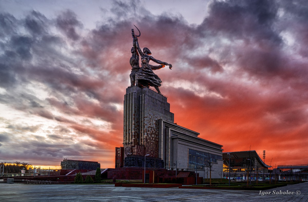 Москва рабочий колхозница