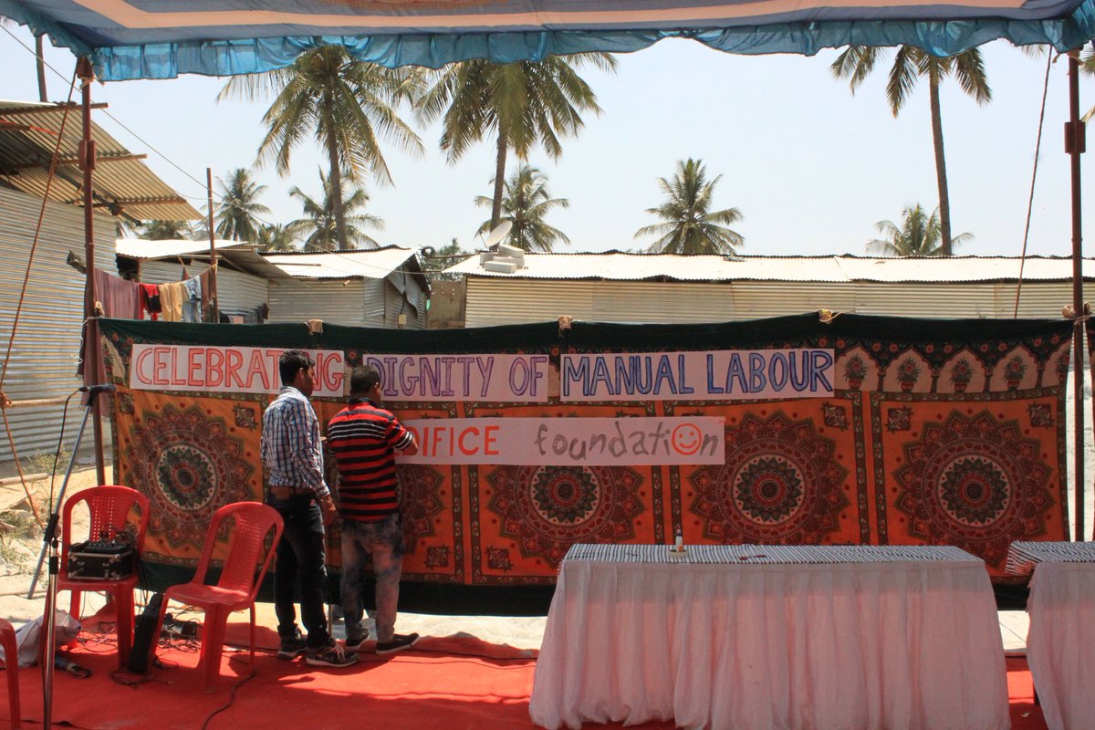 PranayManjari's tweet photo. #Throwback of #MayDay 2016 Celebration at #SiteSchool run by #EdificeFoundatipn of @media_edifice inside labour colony of #MantriLithos site in #Bangalore
@ilo @labourelations @ILO_SCORE #Education4All #DignityOfManualLabour #FridayThoughts https://t.co/JQGjSOYnf0