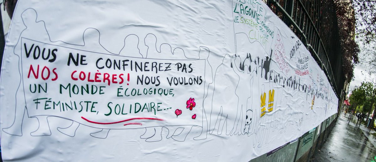 attac_fr's tweet photo. Manif' géante collée par des militant·e·s d'Attac dans l'Est parisien ce matin.

Confiné·e·s mais bien mobilisé·e·s ✊😷

#PlusQueJamaisLe1erMai #1ermai2020 #1erMaiPartout #ConfinementJour46 https://t.co/o5XreiVKRz