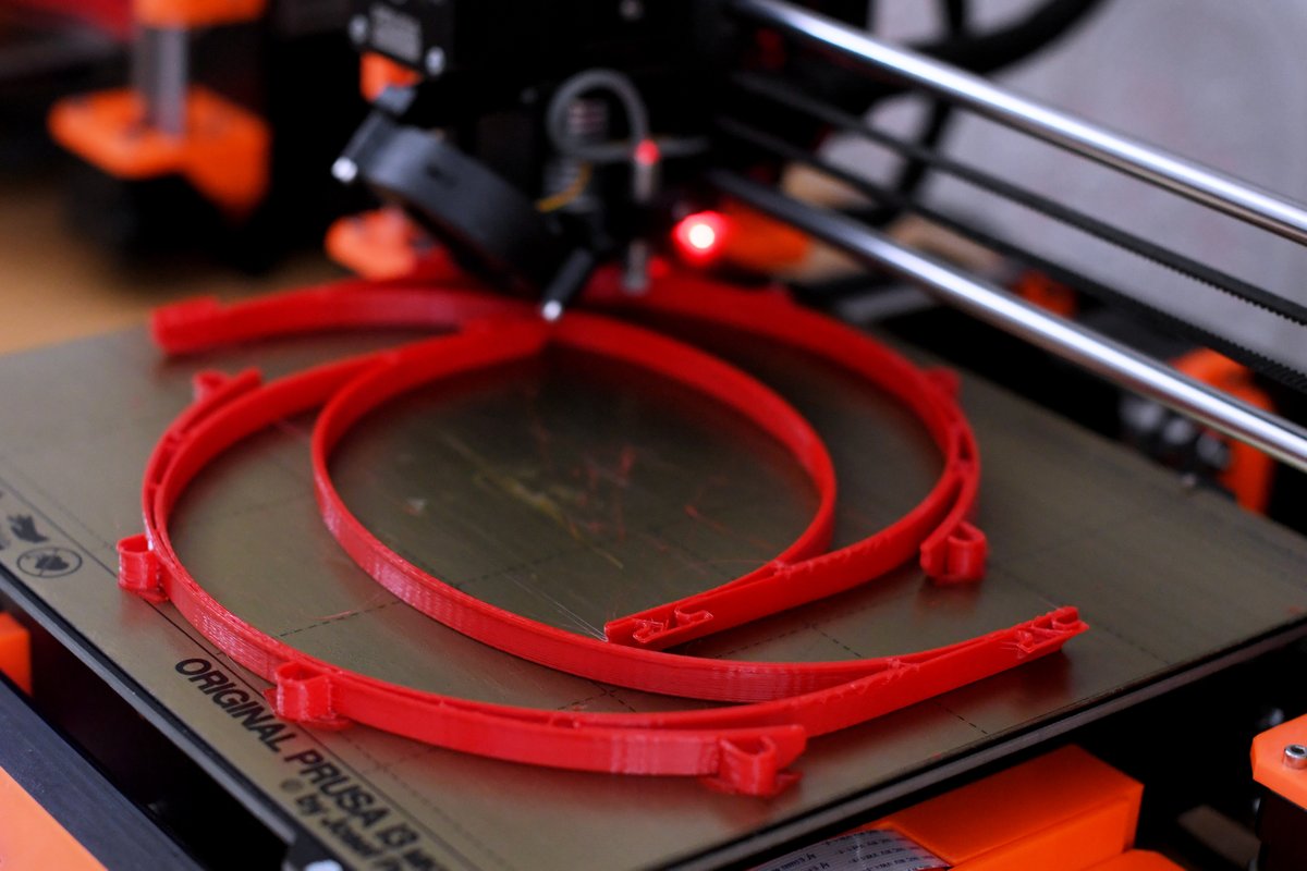 Morning twitter, our printers are already working away at full bore making #PPE for the #NHS (bless their robotic little hearts!) 
If youd like to help keep them stocked with filament we’d love it if you could donate to our gofundme:
bit.ly/Makers4theNHS 
#ThankYouNHS