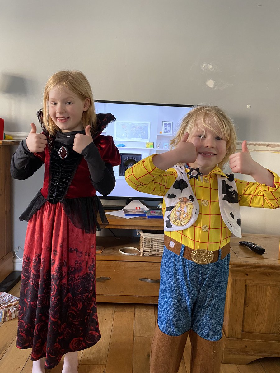 Rowanjo18's tweet photo. @thebodycoach these 2 mini crazies, 

Imogen and Jamie in Caerphilly, South Wales

all dressed up and ready for Friday fitness #HealthyKids https://t.co/sWLBh6FBJc