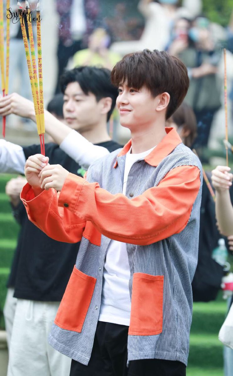 thailand_allen's tweet photo. 🥰เปิดกล้องซีรีย์เรื่องใหม่แล้วครับวันนี้ 🎉🎉 #เหรินเจียหลุน #RJL #AllenRen #MissCrowWithMrLizard #乌鸦小姐与蜥蜴先生 💖❤

Cr.ในภาพ https://t.co/HtUTontdFh