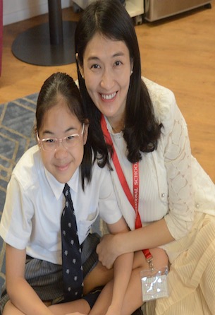 Abbie from Parks House is currently helping out at Hans Andersen Club in Wong Tai Sin district. She is a volunteer helping those who have little access to school at the moment to read and share books. This is their first book  youtube.com/watch?v=q4LyZD…. Well done Abbie!