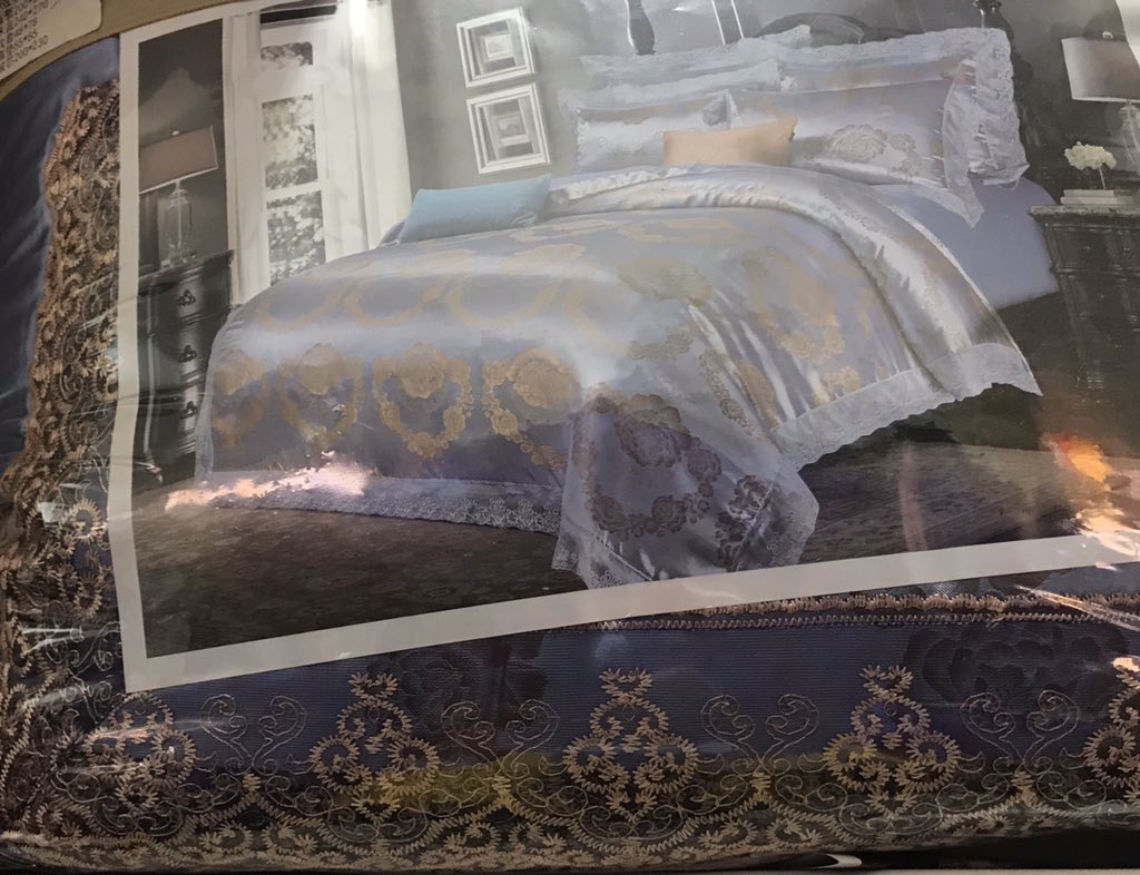 Mambwe63387340's tweet photo. Duvets and duvets covers for sale. Call or WhatsApp 0971182972/0960386402 June is coming let’s fight covid 19 by buying duvets to keep us warm 😉 am found in Chilenje south near shoprite https://t.co/wGLgeZRy8Q