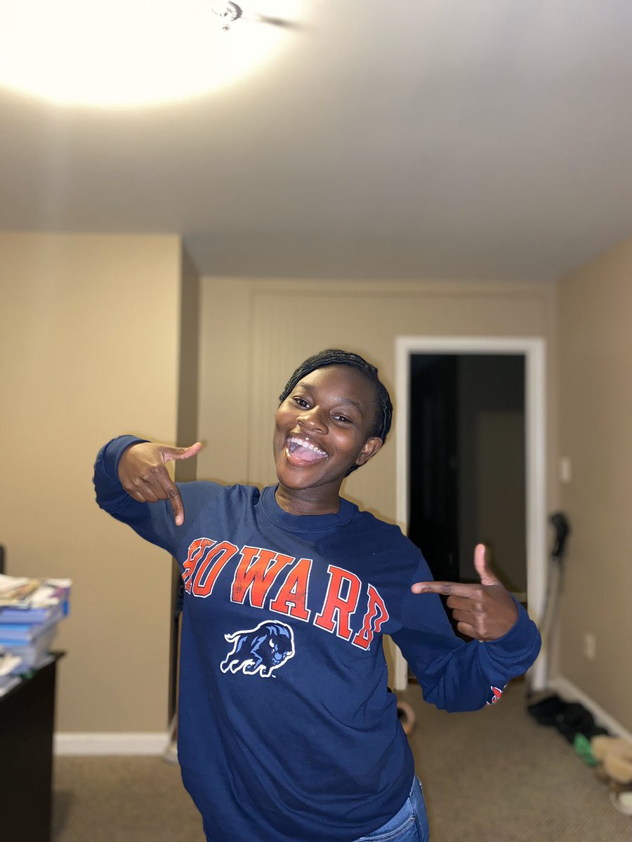 LUVXZEE's tweet photo. tl sleep? i’m officially a baby bison :) #HU24 https://t.co/k5oZyOJlpg