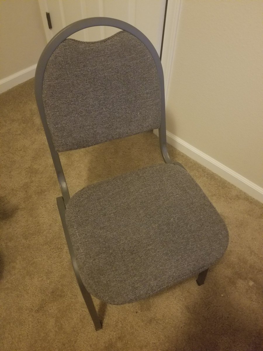 koijutsu's tweet photo. can I get 3000 rts for a new chair? pls thank you very much twitter I appreciate you https://t.co/MCXsw7FMiG
