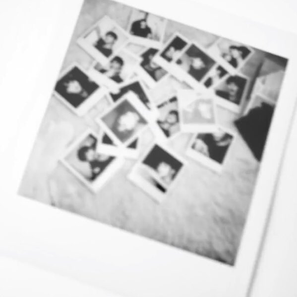 all these mark polaroids  i want one 