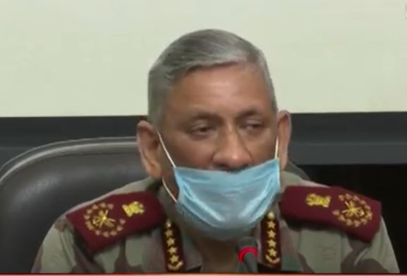 MrRahulDubeyIAN's tweet photo. Entire world is fighting the menace of #COVID19 and like everybody else our nation has impacted. We express our gratitude to all #CoronaWarriors : CDS Gen. Bipin Rawat while addressing the media.
#IndiaFightsCorona
@adgpi
@IndianArmyNewsH https://t.co/lwK6aYlhjo