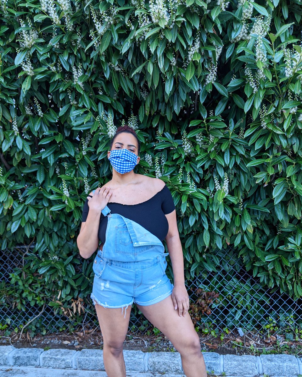 MelissaNMcLeod's tweet photo. #MaskOn
#NewYorkTough #MadeinUSA #BlueGingham #FaceMask
Link in bio to shop my handmade mask designs. https://t.co/JjlGX45Rqm