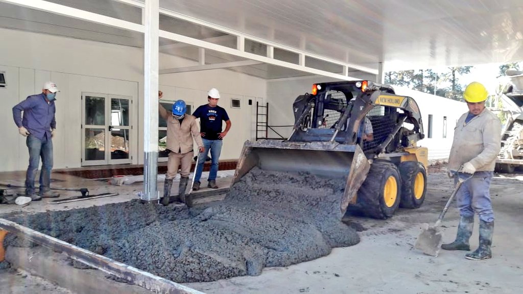 silvinafrana's tweet image. En el #DiaDelTrabajador el mejor homenaje es para los hombres y mujeres que sin descanso, siguen construyendo el #HospitalModular de Granadero Baigorria, para que estemos mejor preparados en esta #pandemia, cuidando la salud todos los santafesinos y santafesinas.

#ArgentinaUnida