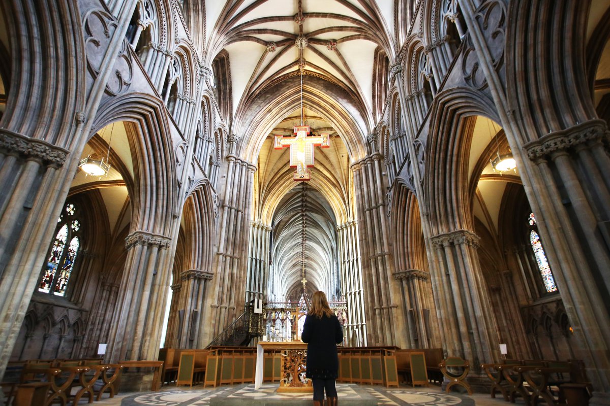 Happy #StaffordshireDay - you may not be able to physically visit <a href="/LichfieldCath/">Lichfield Cathedral</a> right now but did you know we have #virtualtour?

lichfield-cathedral.org/visit-the-cath…