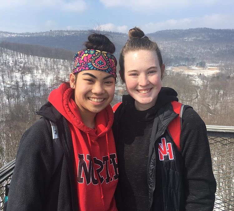 aliceee_02's tweet photo. @HubsNHHS @HUBS_SGA Spirit week day 5 - HUB PRIDE!! I’ll always keep the memories from my time at North High close to my heart. Proud to be a Hub! #hubpride #commUNITY #HUBSAtHome https://t.co/zwwKXJyL6q