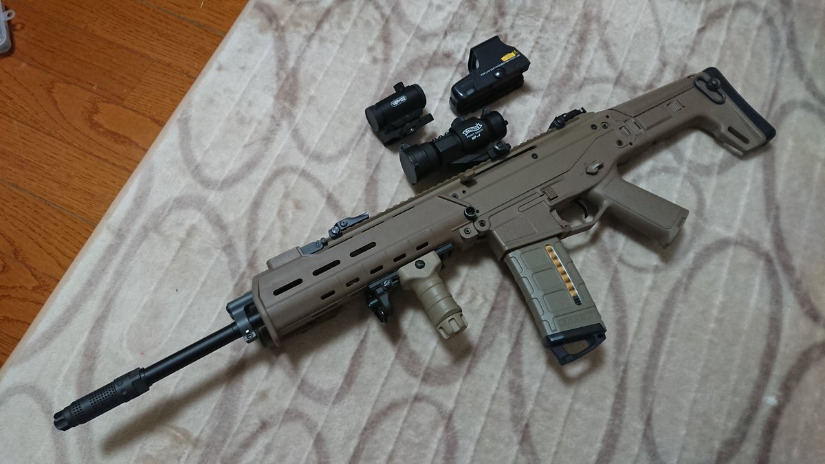 ryougi__shiki's tweet photo. ジャンクだけど、マルゼンのMP-4サイトが1,200円だったので引っ張ってきた
液漏れだったんでクリーニングして修理して点灯させました
フリーダムアートのQDマウント付いてきたのは嬉しい誤算(´∇`)
#サバゲーマーさんと繋がりたい
#COMPM2 #マルゼン https://t.co/PCCS10OHkS