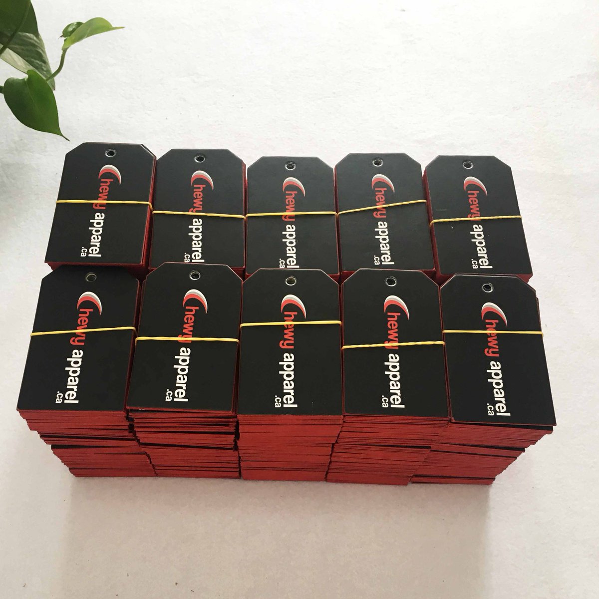 XinchengJeans's tweet image. Click you'll know why it's so important to have Matt paper custom shape design colored side red side printing hang tag swing tag. xc-jeans.com/matt-paper-cus… #embroideredpatches #rubberpatch