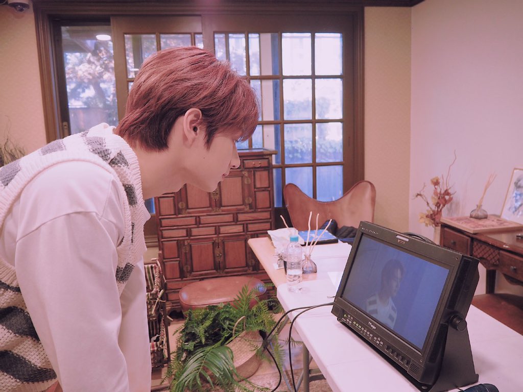 تويتر Seventeen Global على تويتر Photo 0501 Seventeen Weibo Update With Jun Memories Drift Away With The Waves Of Time The Past Piles Up And Eventually They Turn Into Sandbars