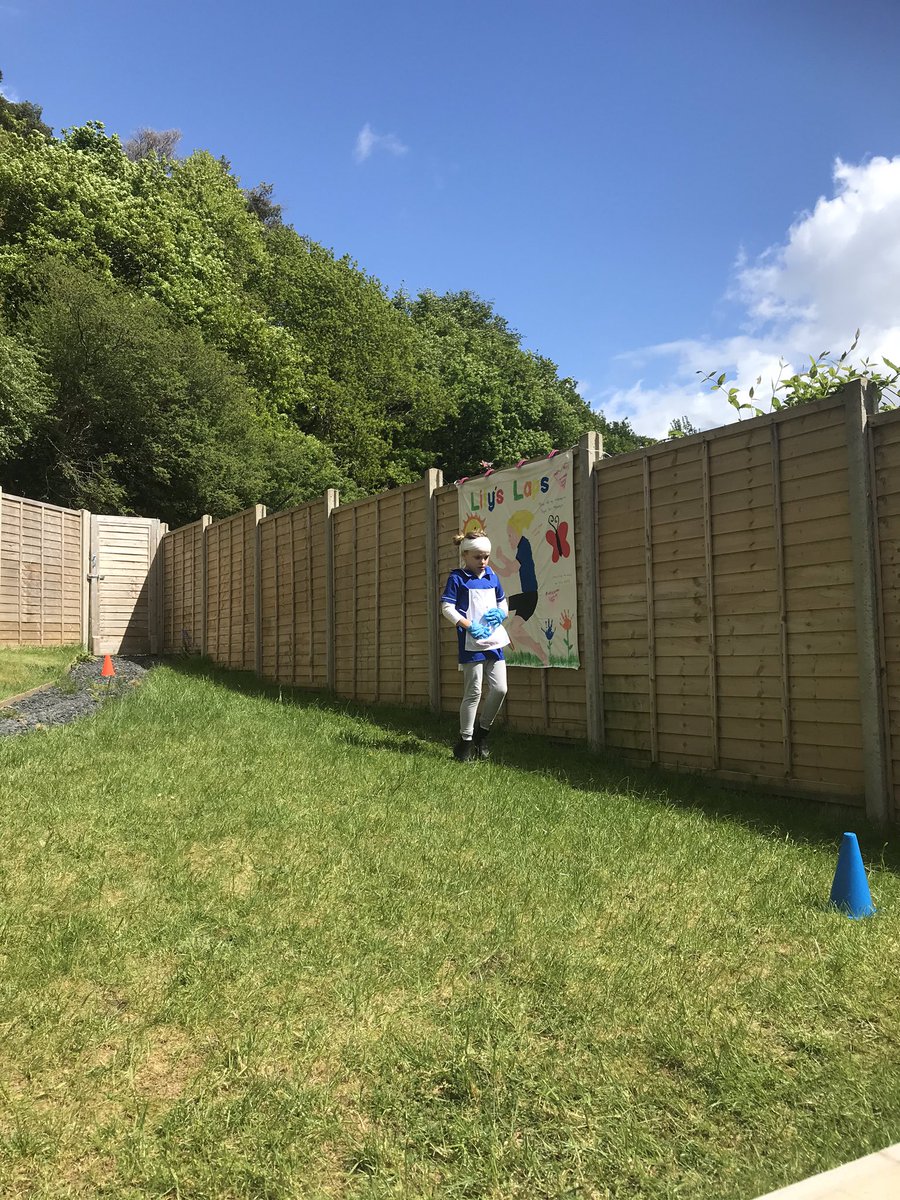 Day 5 was very special - dedicated to all the nhs heroes and remembering those who have sadly lost their lives helping others. S4c also came to film today’s efforts . <a href="/BroHyddgen/">Ysgol Bro Hyddgen</a> <a href="/PowysFp/">Powys FL team</a> <a href="/HywelDdaCharity/">Hywel Dda Health Charities</a> <a href="/HywelDdaHB/">Hywel Dda UHB</a>