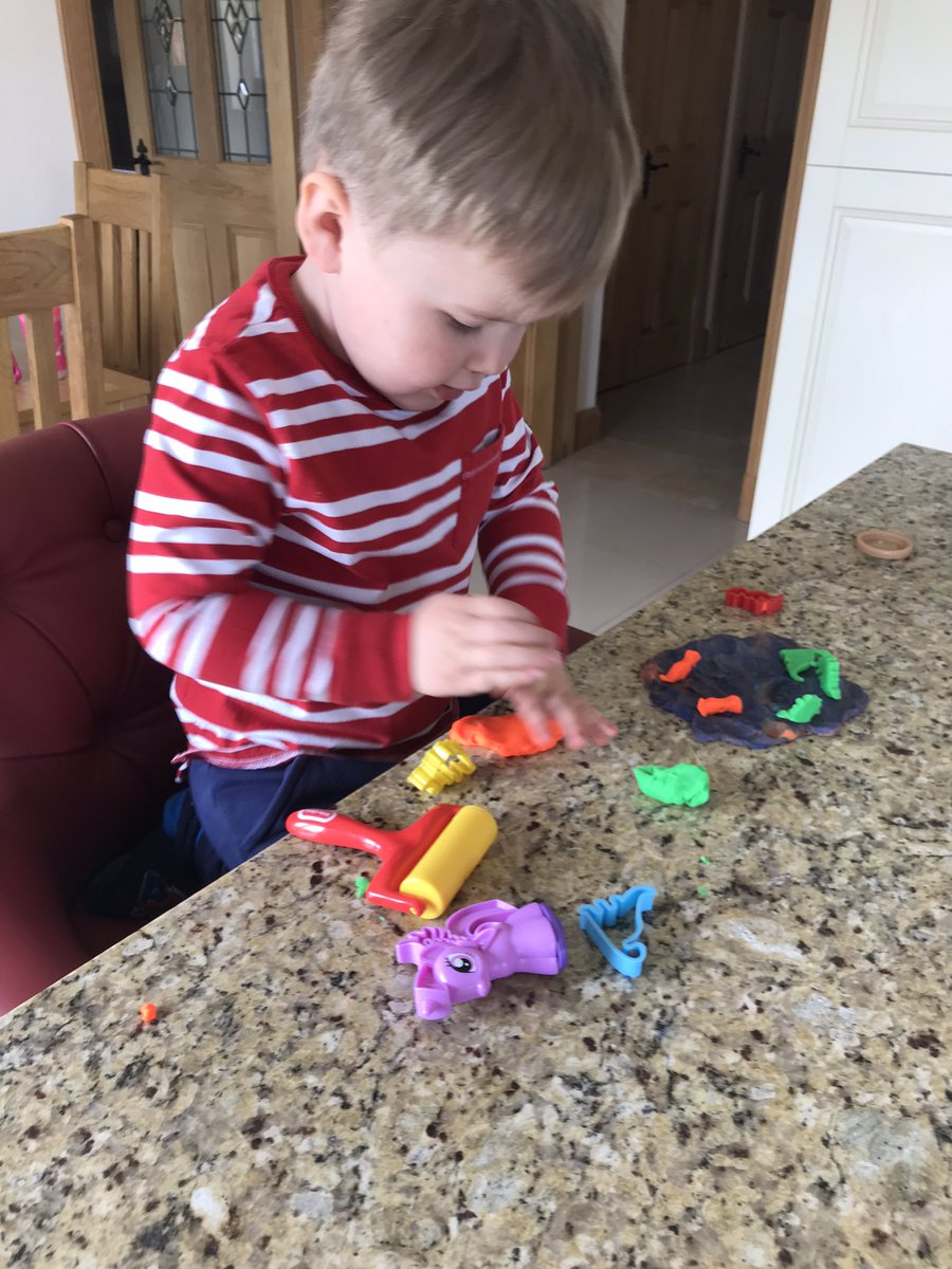 kathleenmacle16's tweet photo. @Carolside_ELCC #cpshomelearning  Making a dinosaur land and rainbows  with playdoh. 😊 https://t.co/9iXiDv2Y8N