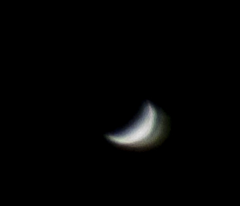TedDavisHanwell's tweet photo. Ah. Finally exposed Venus correctly! 😮 (Well, better. Now you can see it's a terminator. I haven't checked the astronomy, but I guess Venus is moving between us and the Sun... so, as the year goes on, it will get bigger, but a thinner crescent.) https://t.co/TiuhK2XJTQ