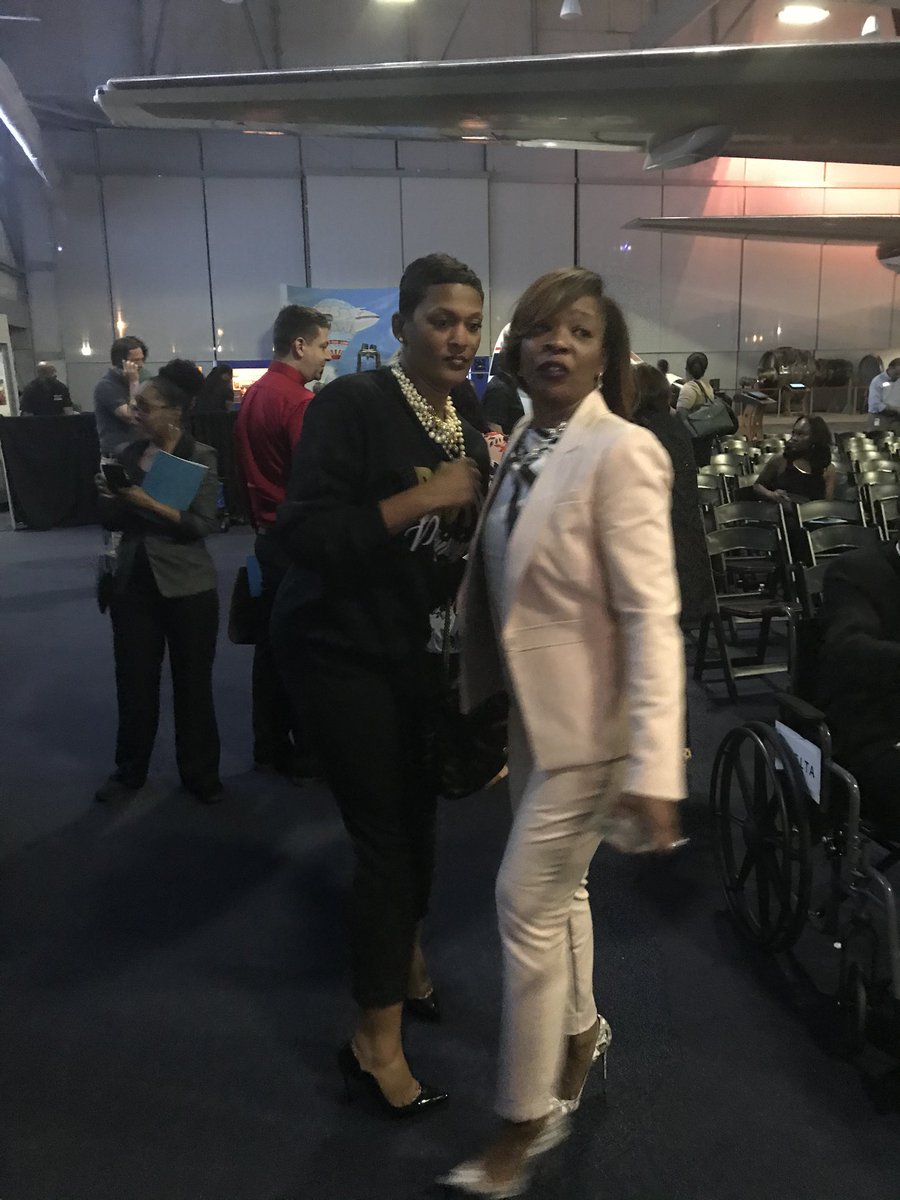 hubbard4te's tweet photo. We appreciate @PrincipalK_APS , your leadership inspires me to always be my Boyd Best https://t.co/Rqz4MynnKz