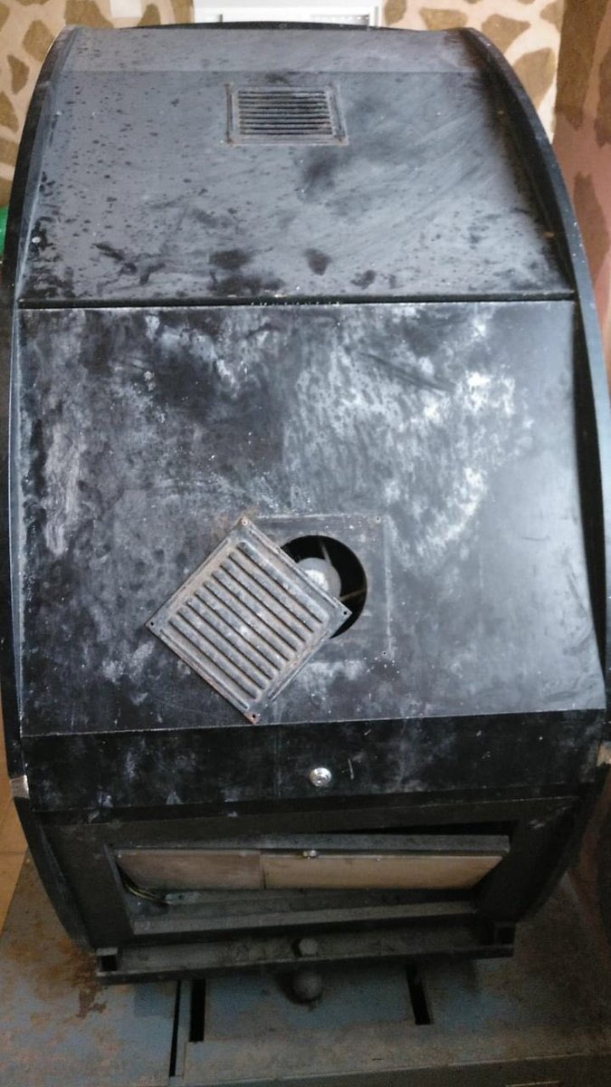 De todos es sabido que una de tus máquinas favoritas <a href="/YeOldeNemesis/">Bruno Sol 🌴🚗🌴 (Team Kafka)</a>  es Out Run Deluxe 👍 y tenemos todas las piezas para restaurarla 🤗

#ElRetoArcade! 💪🏻 Si llegamos a los 100 RT nos comprometemos a tenerla operativa en 1 mes 🤩, contároslo y que la juegues ahora en poder 😁😉