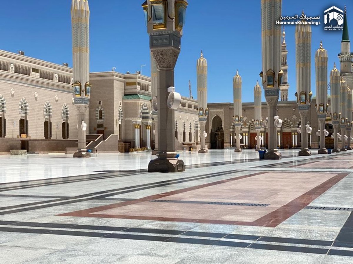 HaramainInfo's tweet photo. Exclusive Scenes At Masjid An Nabawi Before Jumu’ah Today⁣
⁣
O Allah Subhanahu wa ta'ala, grant us the opportunity to visit the Haramain soon https://t.co/dYH3QHvpR7