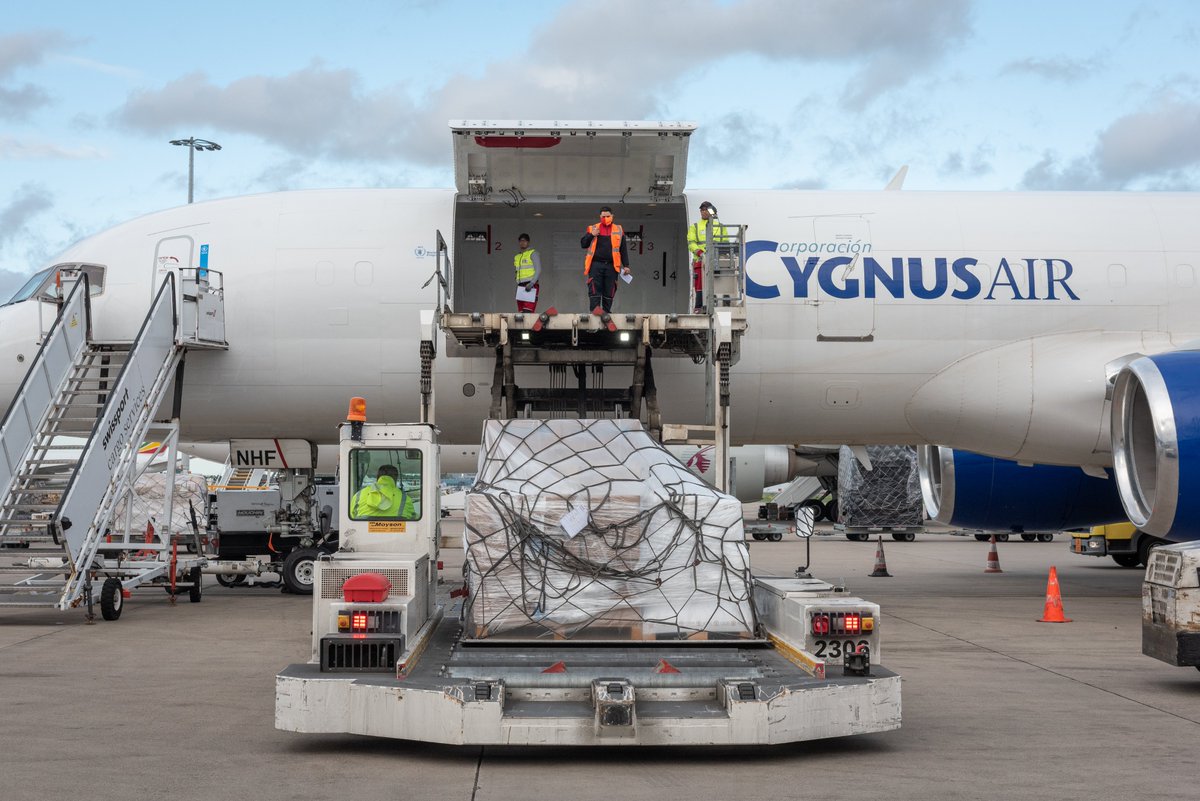 WFP_Europe's tweet photo. #COVID19: Humanitarian air deliveries to Africa ramped up with dispatch from UN's new cargo hub in Belgium.

Yesterday, a @WFP flight left the new cargo hub for Burkina Faso and Ghana with medical equipment on behalf of @UNICEF &amp; @ICRC ��� https://t.co/6Epy6HmjlC https://t.co/aij9L6GJqs