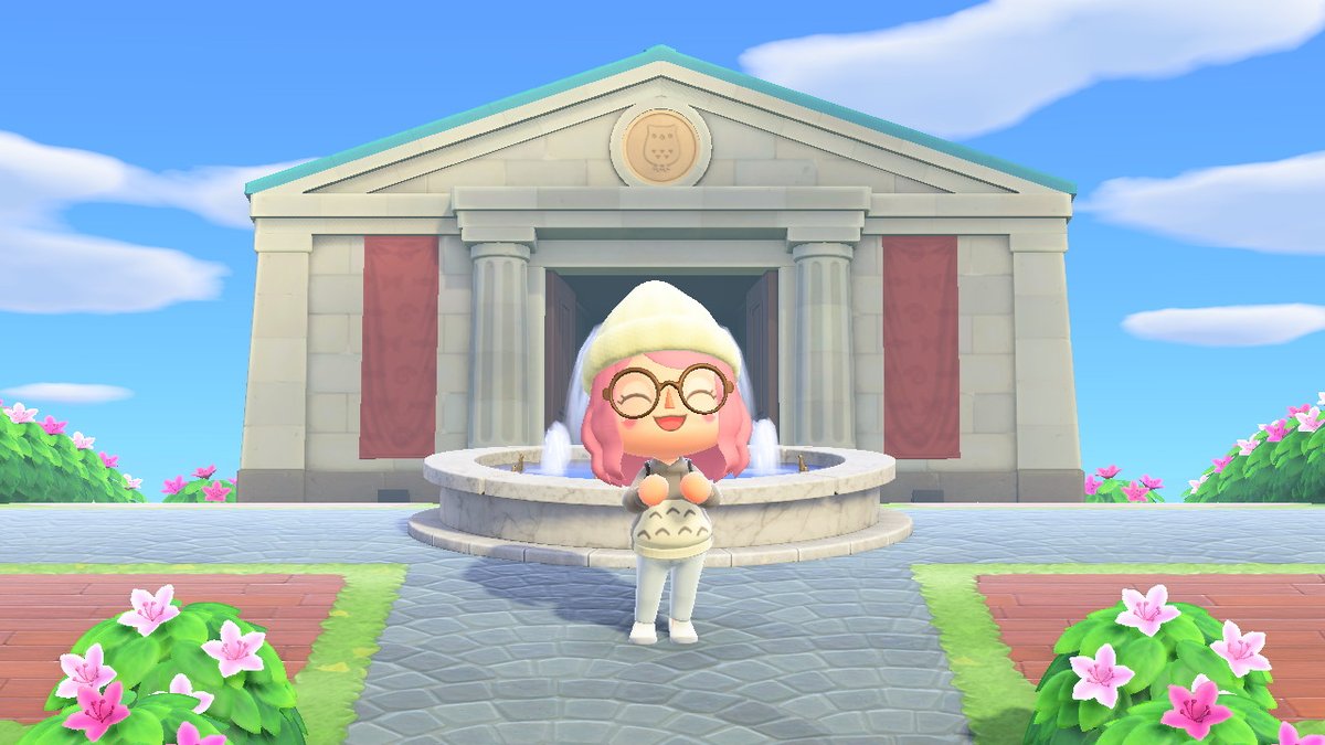 Charlinov_'s tweet photo. I have a totoro hoodie and I love it!! #AnimalCrossing #ACNH #NintendoSwitch https://t.co/pyMBGqoAyT