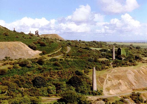 2.3/ South Caradon Mine. Once the largest copper mine in the UK. Opened in 1838 & in use for much of the rest of the century. The buildings have been decaying ever since. I cannot find an update on restoration. Way marked walks in the area are open to the public.